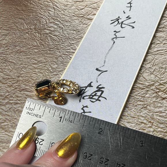 Vintage Gold Tone Rhinestone Black Stone Clip On Earrings Signed - Picture 4 of 4